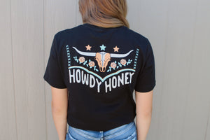 
            
                Load image into Gallery viewer, Howdy Honey graphic tee
            
        